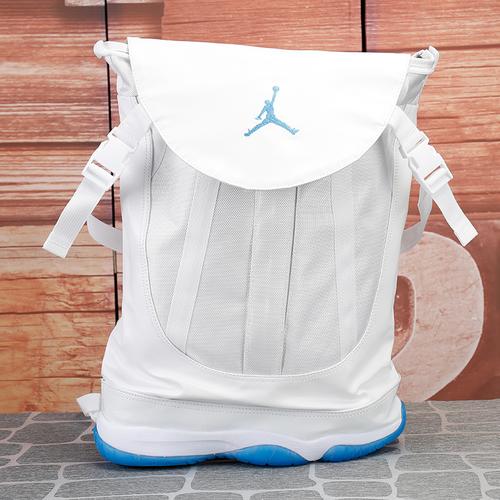 球场到街头 一双AJ11与他的青春战场